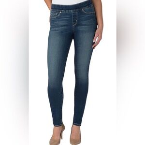 NWT Signature Gold Levi's Strauss Women’s Totally Shaping High Rise Pullon Jeans